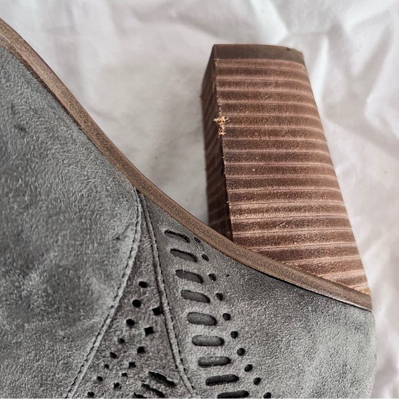 Vince Camuto Fileana Split-Shaft Ankle Booties in Gray Suede // size 8.5 - Picture 7 of 7